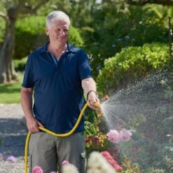 Hozelock Starter Hose 15m 9 Hozelock Starter Hose 15m -HANS Garden Shop 00123903 Yellow Superhoze EnjoyingWatering LifestylePackshot 0679