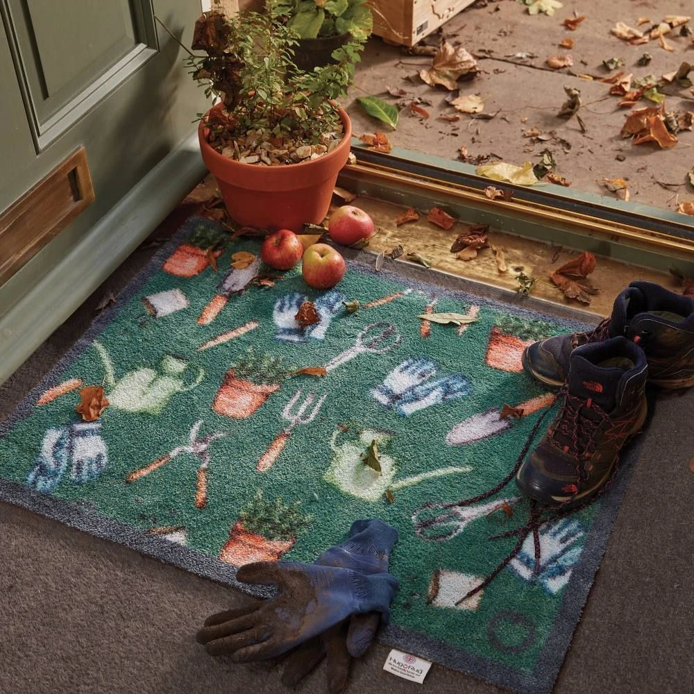 Hug Rug - RHS Garden Tools - 85cm X 65cm 5 Hug Rug - RHS Garden Tools - 85cm X 65cm - Image 3