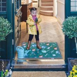 Hug Rug - RHS Garden Tools - 85cm X 65cm